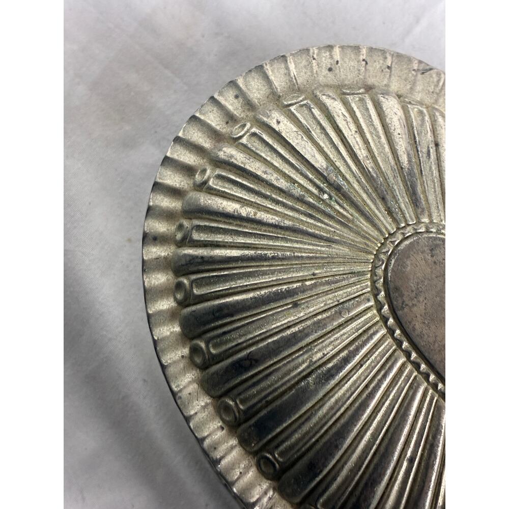 Metal Heart-Shaped Trinket/Jewelry Box Decorative Mid Century Modern Vintage - Picture 11 of 12